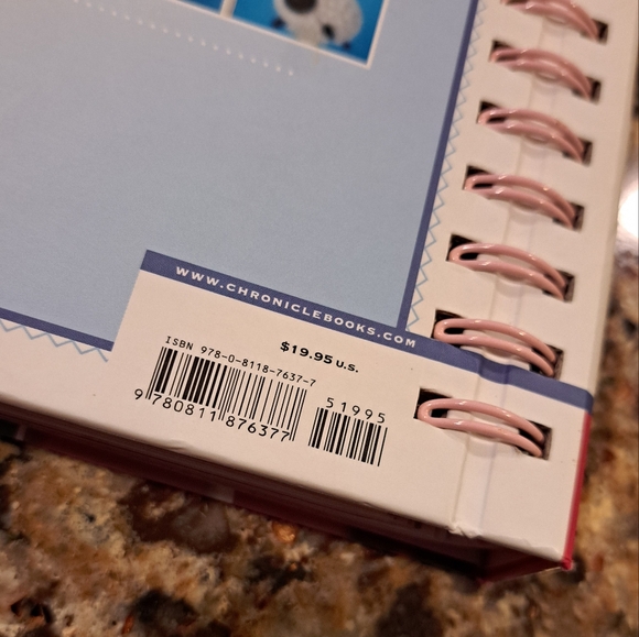 Cake Pops: Tips, Tricks, and Recipes for More Than 40 Irresistible Mini Treats - Picture 3 of 6